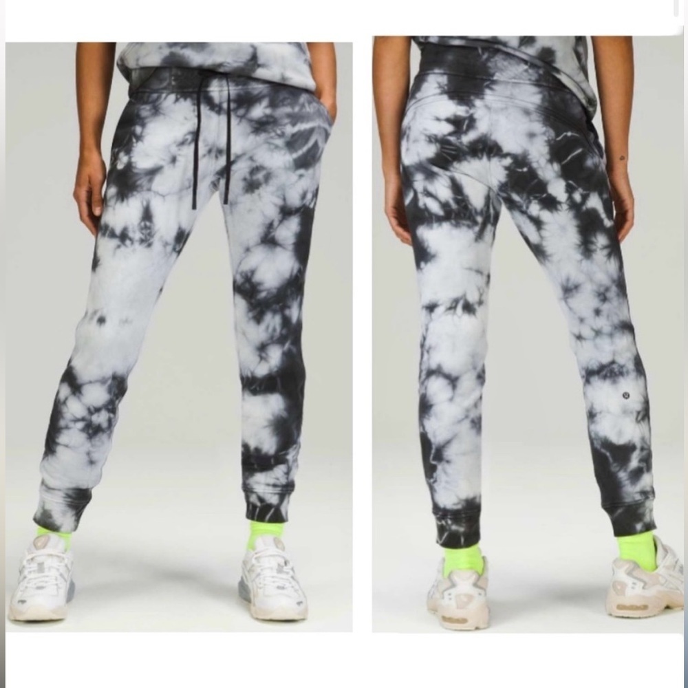 Lululemon Warm Down Jogger in Earth
Dye Stone Size 6 23